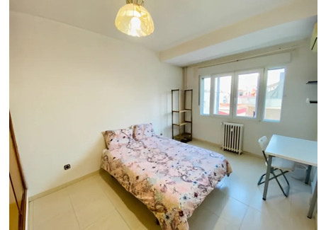 Mieszkanie do wynajęcia - Calle Jerónima Llorente Madrid, Hiszpania, 100 m², 782 USD (3003 PLN), NET-90227372