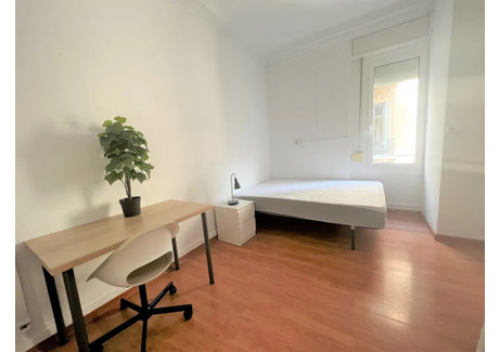 Mieszkanie do wynajęcia - Carrer de Muntaner Barcelona, Hiszpania, 400 m², 739 USD (3089 PLN), NET-90229186