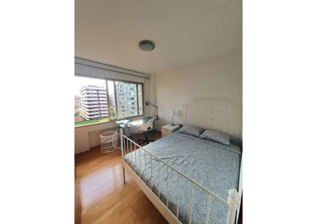 Mieszkanie do wynajęcia - Carrer d'Arístides Maillol Barcelona, Hiszpania, 120 m², 625 USD (2557 PLN), NET-90229676