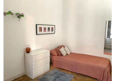 Mieszkanie do wynajęcia - Calle del Arenal Madrid, Hiszpania, 240 m², 649 USD (2604 PLN), NET-90220843