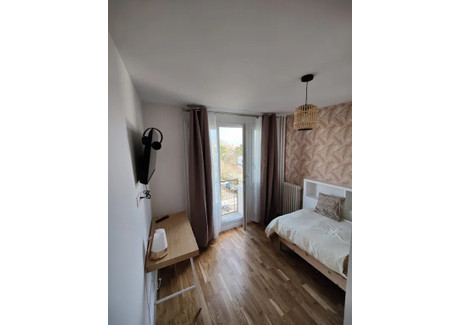 Mieszkanie do wynajęcia - Rue du 10 Juillet Vitry-Sur-Seine, Francja, 66 m², 866 USD (3618 PLN), NET-90220853