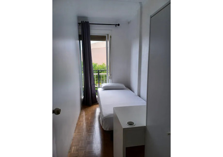 Mieszkanie do wynajęcia - Carrer de Sants Barcelona, Hiszpania, 71 m², 654 USD (2575 PLN), NET-90221840