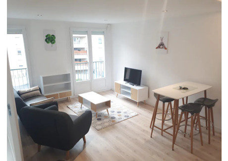 Mieszkanie do wynajęcia - Rue de Cyprian Villeurbanne, Francja, 73 m², 615 USD (2514 PLN), NET-90222737