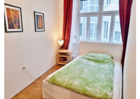 Mieszkanie do wynajęcia - Wallgasse Vienna, Austria, 60 m², 1477 USD (5774 PLN), NET-90223600