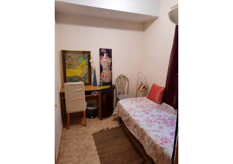 Mieszkanie do wynajęcia - Carrer de Massens Barcelona, Hiszpania, 70 m², 667 USD (2583 PLN), NET-90234199