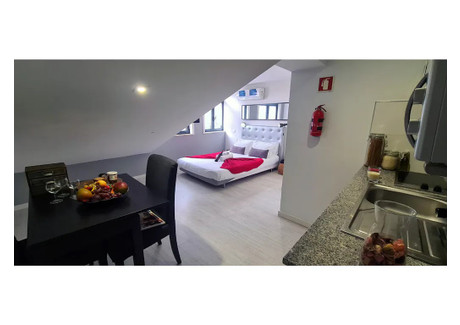 Mieszkanie do wynajęcia - Rua de Santa Catarina Porto, Portugalia, 35 m², 1250 USD (5113 PLN), NET-90234667