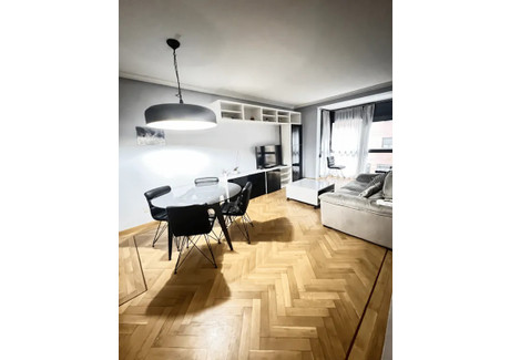 Mieszkanie do wynajęcia - Calle de Julián Rabanedo Madrid, Hiszpania, 70 m², 2605 USD (10 004 PLN), NET-90234811