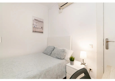 Mieszkanie do wynajęcia - Carrer de Balmes Barcelona, Hiszpania, 250 m², 773 USD (2991 PLN), NET-90235137