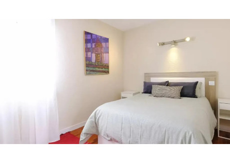 Mieszkanie do wynajęcia - Calle de Rosa de Silva Madrid, Hiszpania, 220 m², 750 USD (3024 PLN), NET-90235878