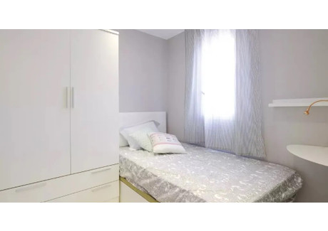 Mieszkanie do wynajęcia - Calle de Rosa de Silva Madrid, Hiszpania, 220 m², 712 USD (2755 PLN), NET-90235879