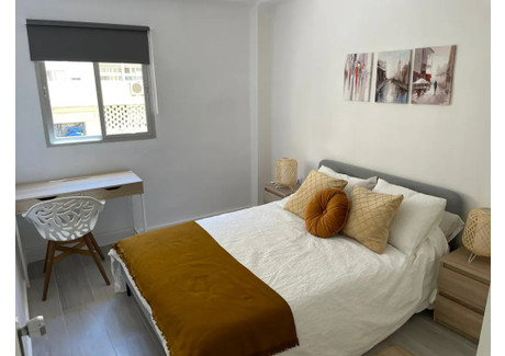 Mieszkanie do wynajęcia - Calle Cura Merino Málaga, Hiszpania, 85 m², 626 USD (2509 PLN), NET-90236533