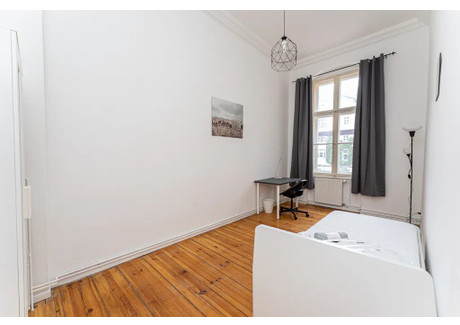 Mieszkanie do wynajęcia - Kantstraße Berlin, Niemcy, 99 m², 719 USD (2813 PLN), NET-90236544