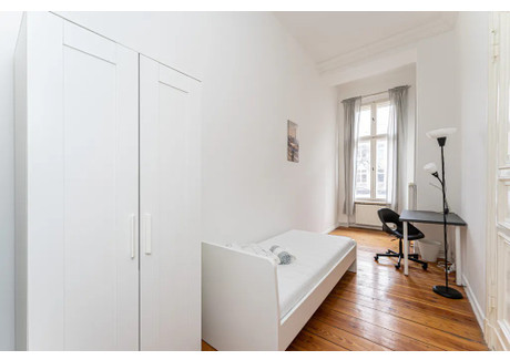 Mieszkanie do wynajęcia - Kantstraße Berlin, Niemcy, 99 m², 728 USD (2979 PLN), NET-90236547