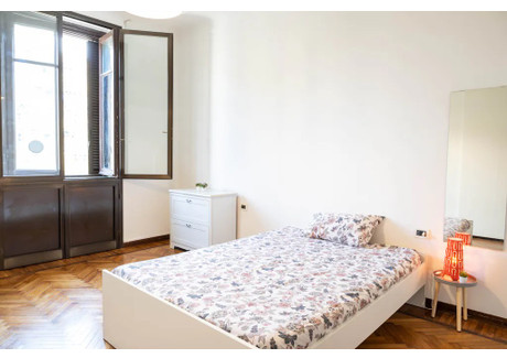 Mieszkanie do wynajęcia - Viale Campania Milan, Włochy, 170 m², 873 USD (3552 PLN), NET-90237170