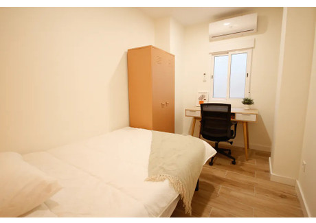 Mieszkanie do wynajęcia - Carrer de Padilla Barcelona, Hiszpania, 90 m², 823 USD (3439 PLN), NET-90237305