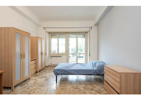 Mieszkanie do wynajęcia - Viale Tirreno Rome, Włochy, 120 m², 654 USD (2555 PLN), NET-90237485