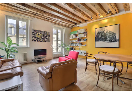 Mieszkanie do wynajęcia - Place des Vosges Paris, Francja, 57 m², 2977 USD (11 940 PLN), NET-90237724