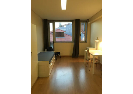 Mieszkanie do wynajęcia - Rua das Oliveiras Porto, Portugalia, 25 m², 833 USD (3409 PLN), NET-90237807