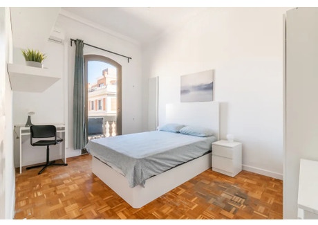 Mieszkanie do wynajęcia - Carrer de Balmes Barcelona, Hiszpania, 250 m², 711 USD (2953 PLN), NET-90238990