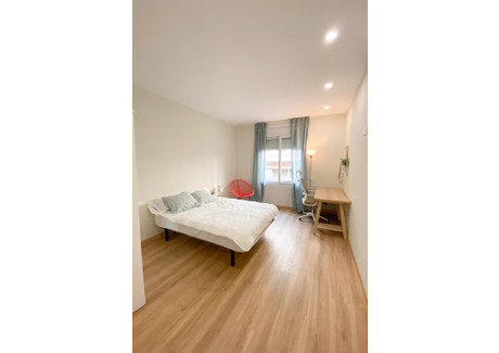 Mieszkanie do wynajęcia - Carrer de la Riera de Sant Miquel Barcelona, Hiszpania, 150 m², 1105 USD (4432 PLN), NET-90230611