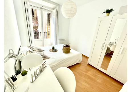 Mieszkanie do wynajęcia - Calle de Toledo Madrid, Hiszpania, 80 m², 609 USD (2398 PLN), NET-90231860