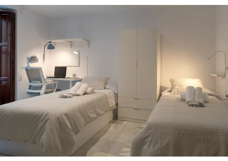 Mieszkanie do wynajęcia - Carrer de la Pau Valencia, Hiszpania, 85 m², 759 USD (2990 PLN), NET-90232475