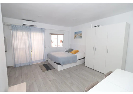 Mieszkanie do wynajęcia - Carrer del Pintor Ferrandis Valencia, Hiszpania, 45 m², 682 USD (2852 PLN), NET-90233938