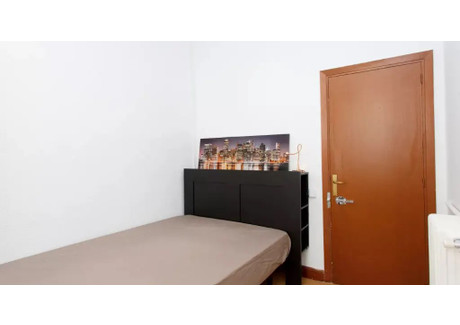 Mieszkanie do wynajęcia - Calle de Santa Engracia Madrid, Hiszpania, 270 m², 750 USD (2882 PLN), NET-90244621