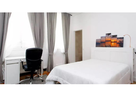 Mieszkanie do wynajęcia - Calle de Santa Engracia Madrid, Hiszpania, 270 m², 755 USD (3045 PLN), NET-90244622