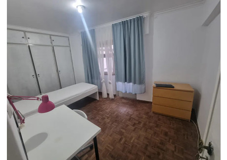 Mieszkanie do wynajęcia - Rua Padre António Vieira Odivelas, Portugalia, 80 m², 472 USD (1971 PLN), NET-90241676