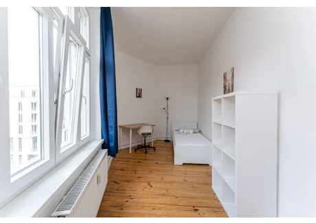 Mieszkanie do wynajęcia - Boxhagener Straße Berlin, Niemcy, 69 m², 724 USD (3003 PLN), NET-90242304