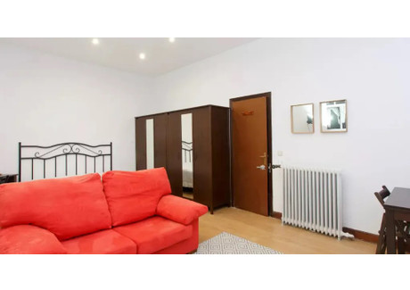 Mieszkanie do wynajęcia - Calle de Santa Engracia Madrid, Hiszpania, 270 m², 822 USD (3372 PLN), NET-90243195