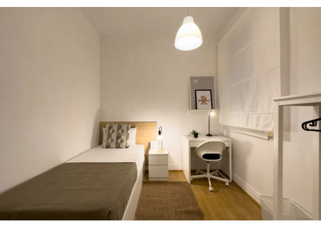 Mieszkanie do wynajęcia - Carrer de Descartes Barcelona, Hiszpania, 110 m², 603 USD (2473 PLN), NET-90243715