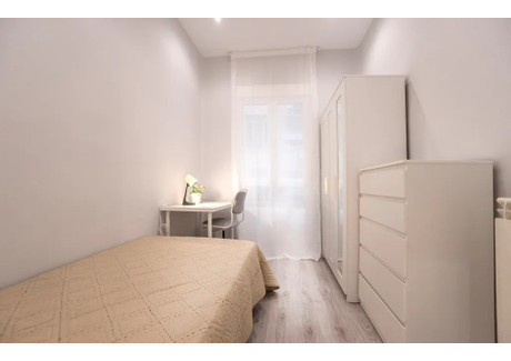 Mieszkanie do wynajęcia - Calle de Guzmán el Bueno Madrid, Hiszpania, 125 m², 611 USD (2363 PLN), NET-90251452