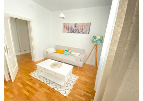 Mieszkanie do wynajęcia - Calle de Fernández de los Ríos Madrid, Hiszpania, 55 m², 1571 USD (6568 PLN), NET-90354561