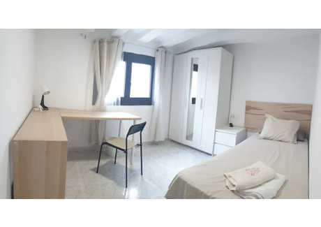 Mieszkanie do wynajęcia - Carrer de Santa Margarida Barcelona, Hiszpania, 65 m², 419 USD (1712 PLN), NET-90568381