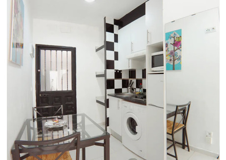 Mieszkanie do wynajęcia - Calle de Antonio Zamora Madrid, Hiszpania, 25 m², 595 USD (2398 PLN), NET-90619950