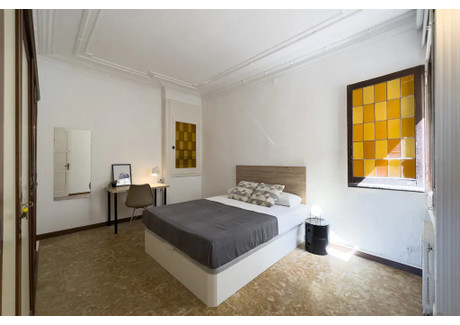 Mieszkanie do wynajęcia - Carrer de Sant Pau Barcelona, Hiszpania, 277 m², 638 USD (2572 PLN), NET-90708876
