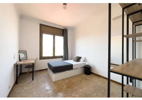 Mieszkanie do wynajęcia - Carrer de Sant Pau Barcelona, Hiszpania, 277 m², 756 USD (3000 PLN), NET-90708878