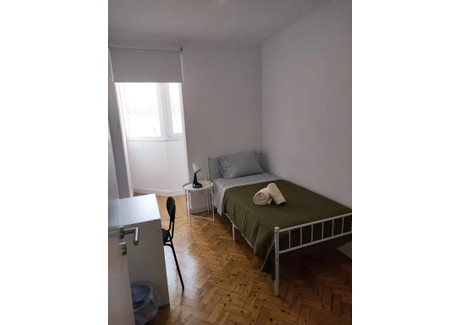 Mieszkanie do wynajęcia - Rua Cidade de Porto Alexandre Lisbon, Portugalia, 68 m², 393 USD (1632 PLN), NET-90709066