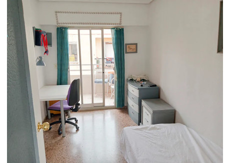 Mieszkanie do wynajęcia - Carrer de Ramon Marquet Valencia, Hiszpania, 110 m², 445 USD (1862 PLN), NET-90782824