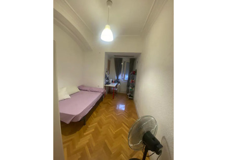 Mieszkanie do wynajęcia - Calle de Guzmán el Bueno Madrid, Hiszpania, 180 m², 665 USD (2598 PLN), NET-90879996