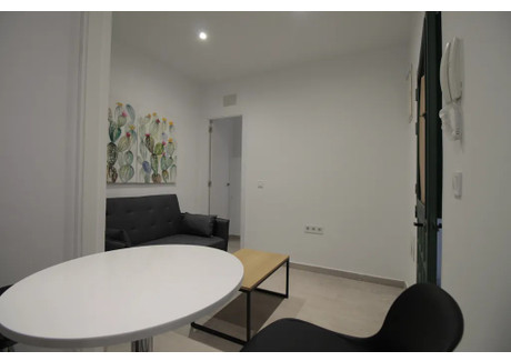 Mieszkanie do wynajęcia - Calle de Santoña Madrid, Hiszpania, 25 m², 712 USD (2953 PLN), NET-90959618