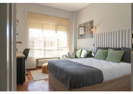 Mieszkanie do wynajęcia - Calle de Cavanilles Madrid, Hiszpania, 100 m², 822 USD (3240 PLN), NET-91241213