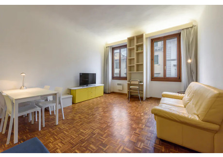 Mieszkanie do wynajęcia - Via Montebello Florence, Włochy, 70 m², 1317 USD (5148 PLN), NET-91496604