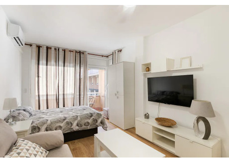 Mieszkanie do wynajęcia - Carrer de Joan Gamper Barcelona, Hiszpania, 30 m², 1165 USD (4673 PLN), NET-91801155