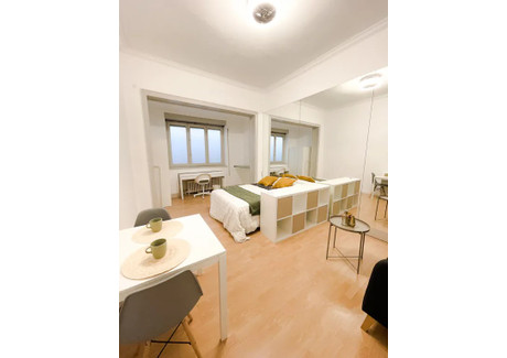 Mieszkanie do wynajęcia - Carrer de Muntaner Barcelona, Hiszpania, 280 m², 856 USD (3314 PLN), NET-91826428