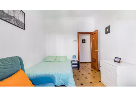 Mieszkanie do wynajęcia - Carrer de Beatriz Tortosa Valencia, Hiszpania, 120 m², 393 USD (1643 PLN), NET-92055132