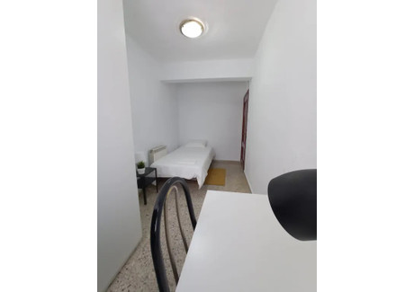 Mieszkanie do wynajęcia - Calle del Poeta Blas de Otero Madrid, Hiszpania, 85 m², 353 USD (1355 PLN), NET-92165643