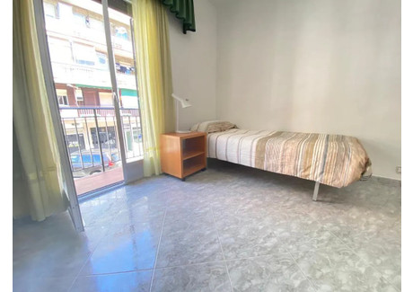 Dom do wynajęcia - Calle de Cardeñosa Madrid, Hiszpania, 180 m², 344 USD (1406 PLN), NET-92165660